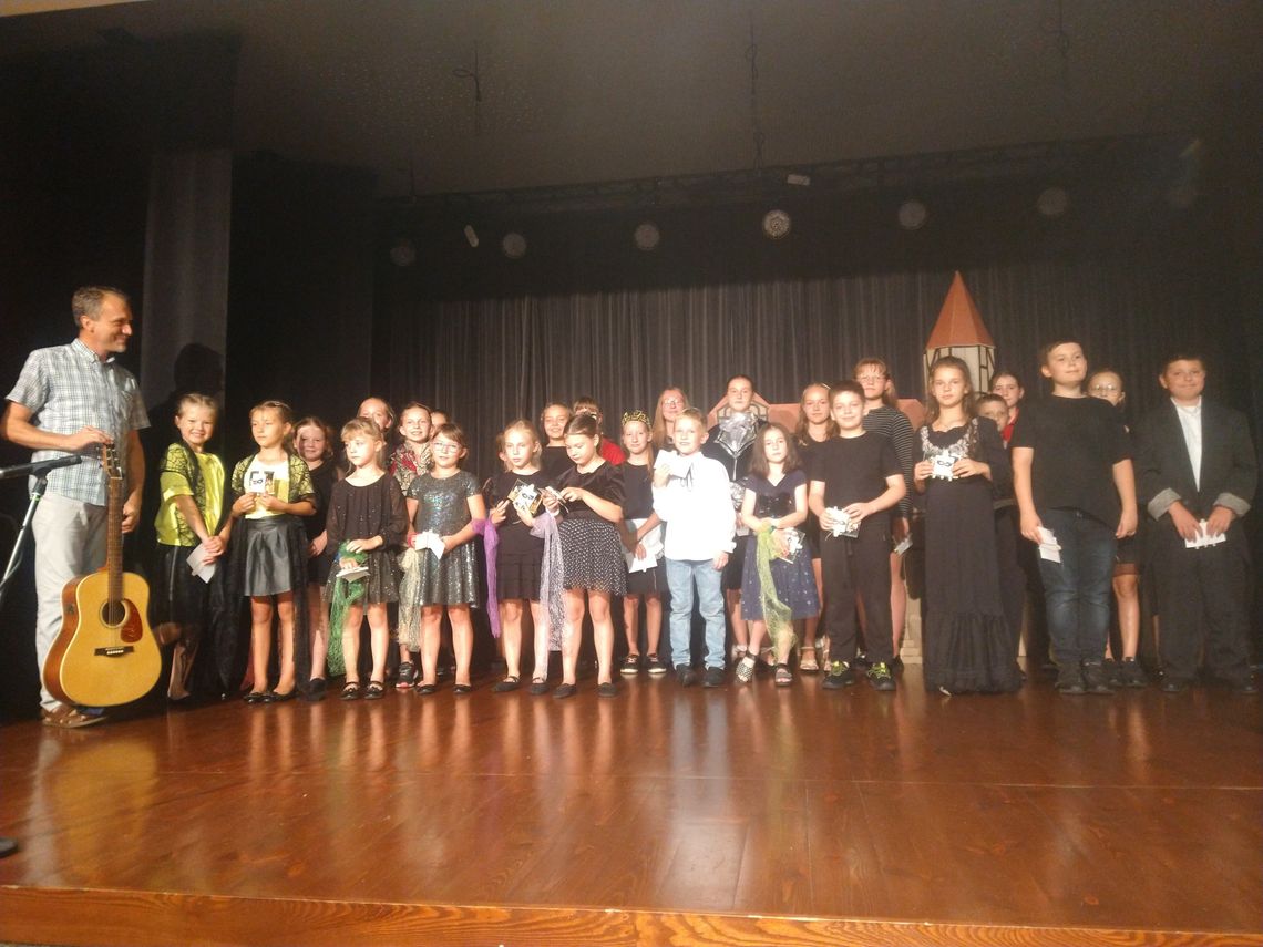 Młodzi artyści z Kolonowskiego swoim występem zaczarowali scenę i publikę