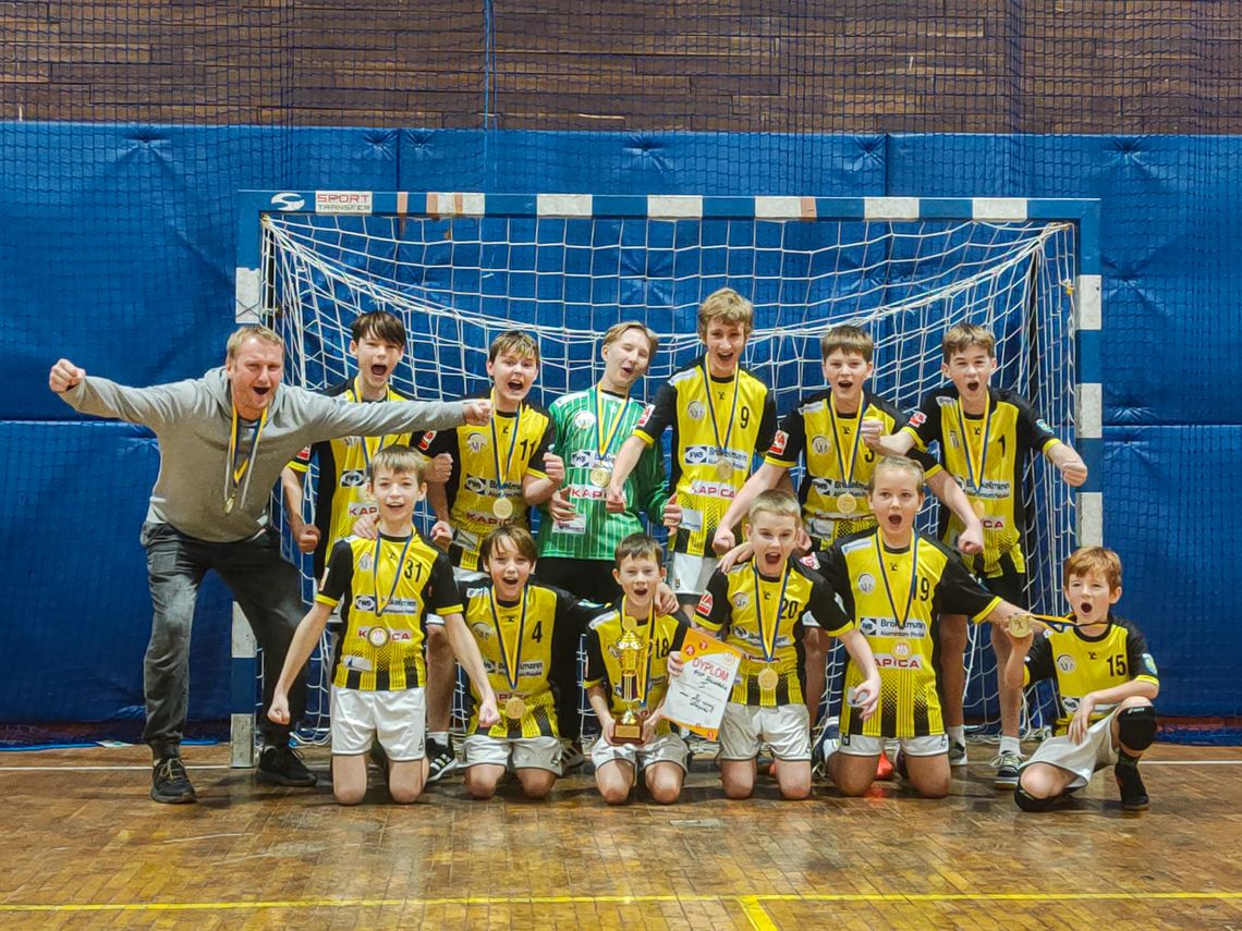 Młodzi szczypiorniści z Zawadzkiego najlepsi w całym województwie