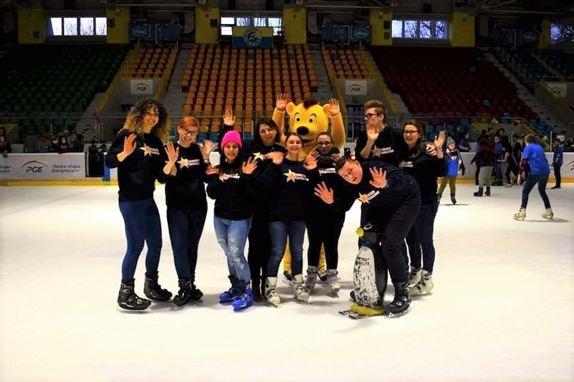 Młodzież organizuje zbiórkę dla domów dziecka. Niebawem akcja dobroczynna „Wielkie Ślizganie” Młodzież organizuje zbiórkę dla domów dziecka. Niebawem akcja dobroczynna „Wielkie Ślizganie”