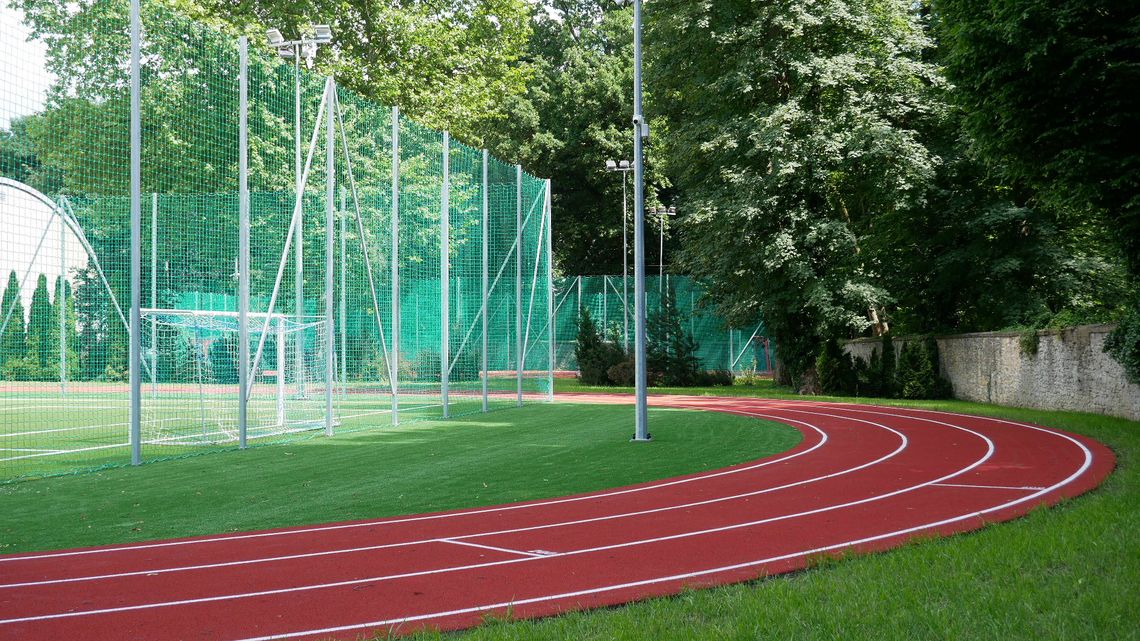 Można już korzystać z boisk przy liceum w Strzelcach Opolskich Można już korzystać z boisk przy liceum w Strzelcach Opolskich