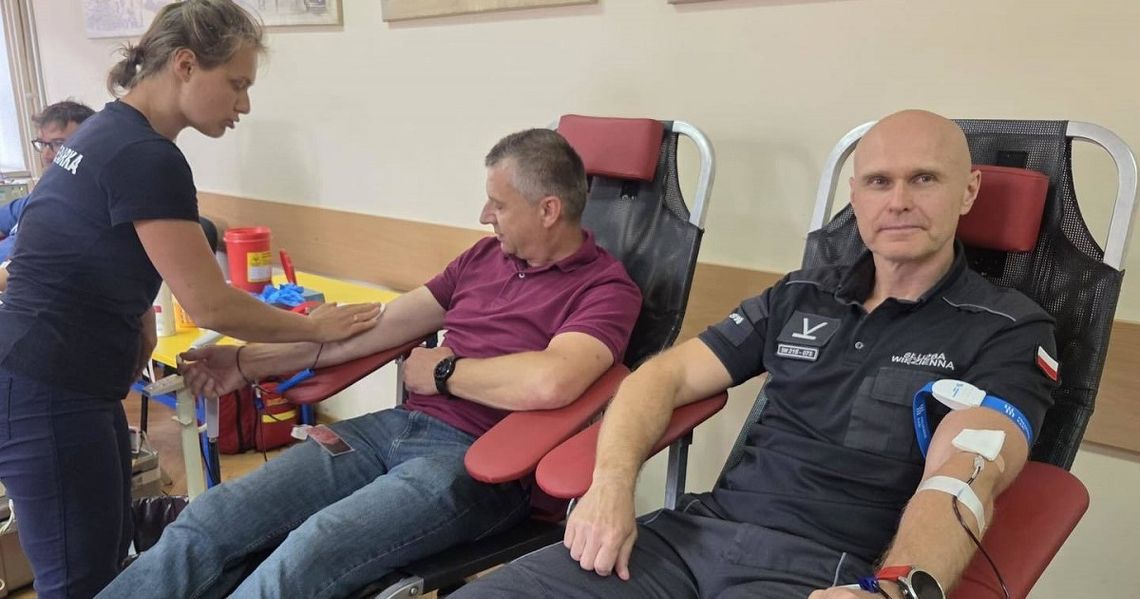 Mundur i serce. Krew płynęła dla potrzebujących