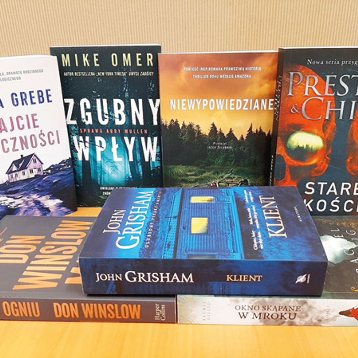 Na półkach w bibliotece w Kolonowskiem przybyło nowych tytułów