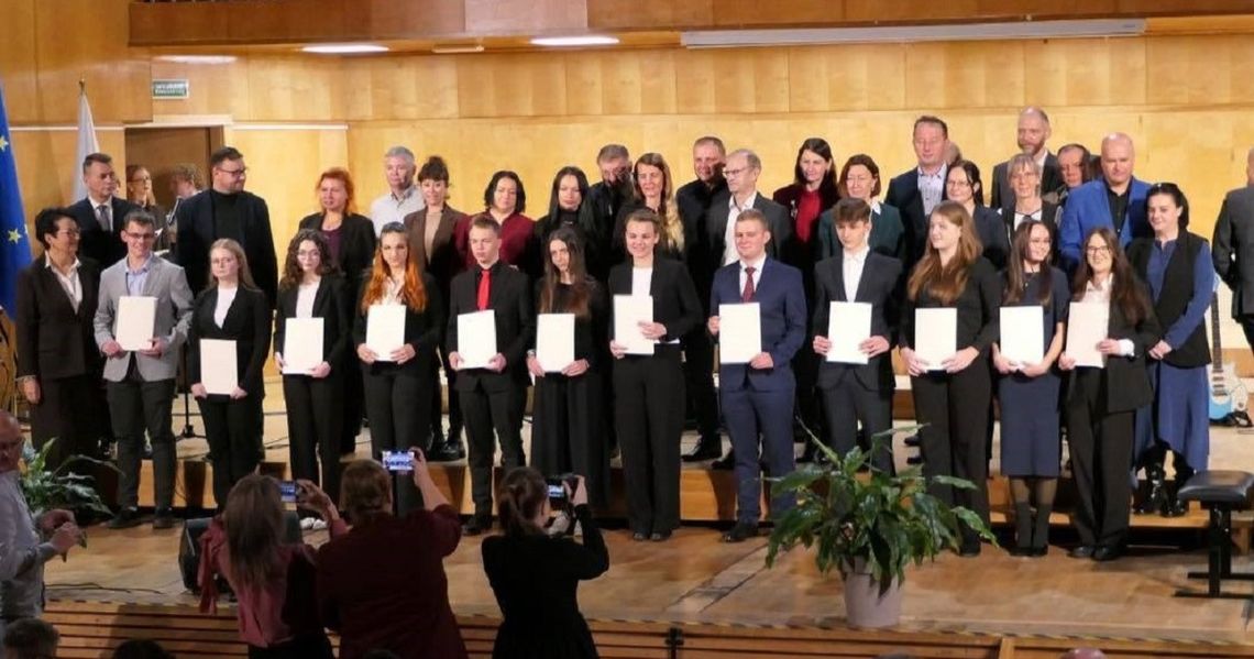 Premier nagrodził najlepszych. Wśród nich nasi uczniowie!