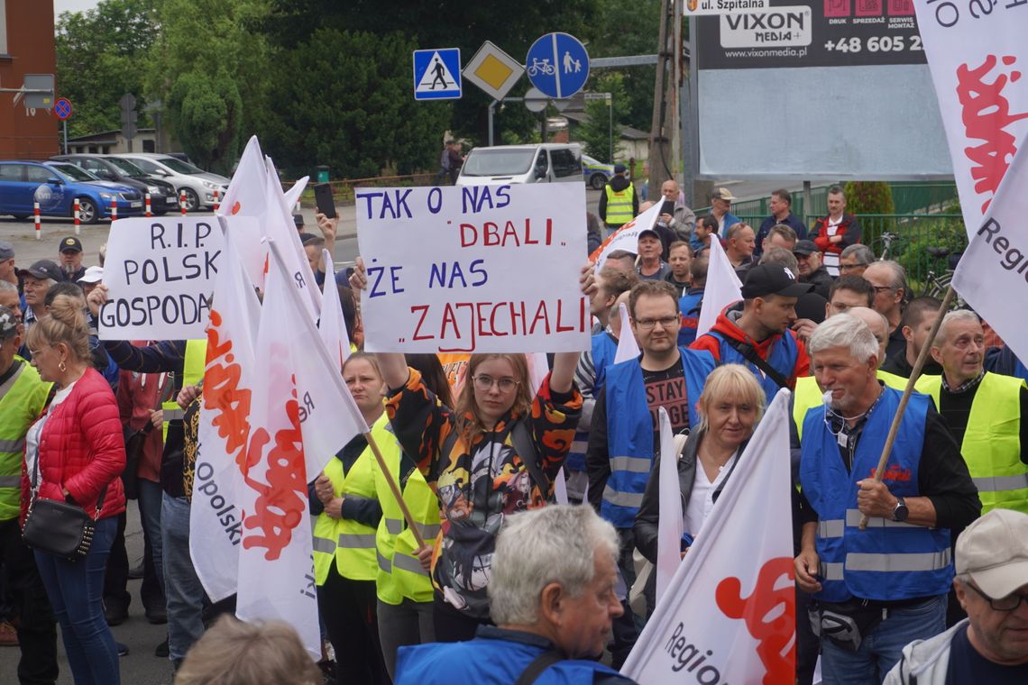 Nie dla likwidacji WRA. Pół tysiąca ludzi protestowało w Zawadzkiem