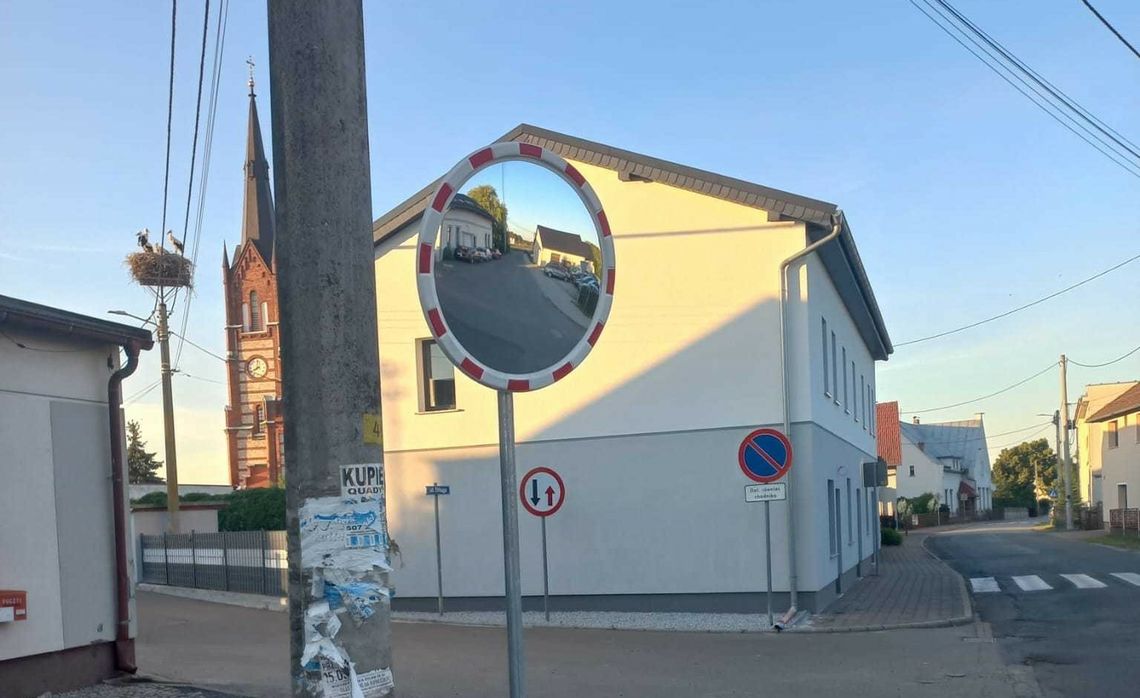 Nowe lustro drogowe w Staniszczach Wielkich. Teraz będzie bezpieczniej