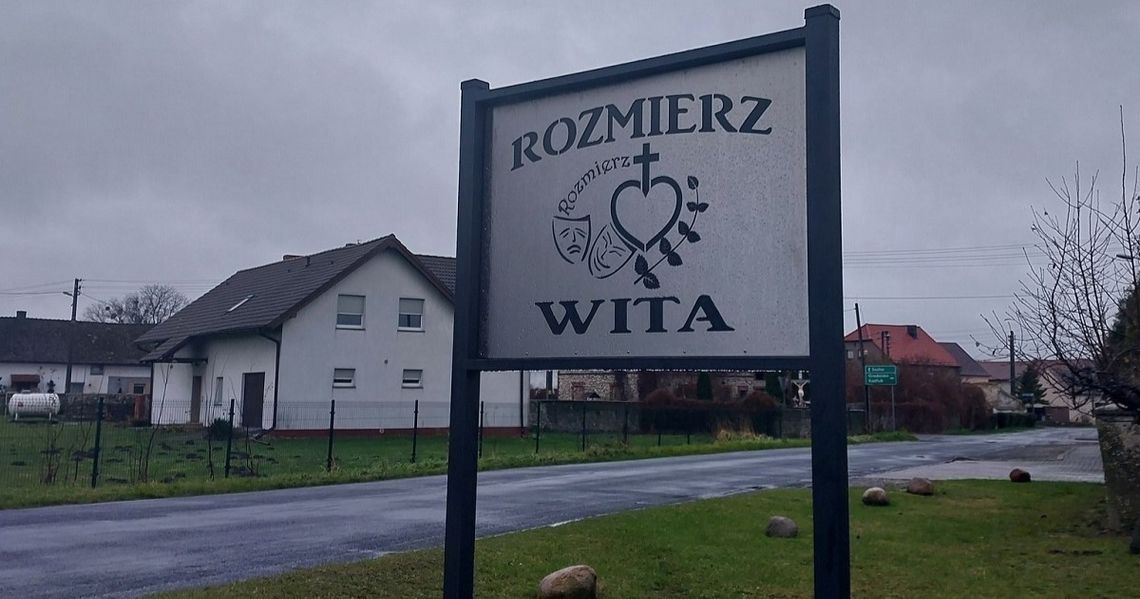 Nowe witacze w Rozmierzy. Tablice nawiązują do tradycji i symboli wioski