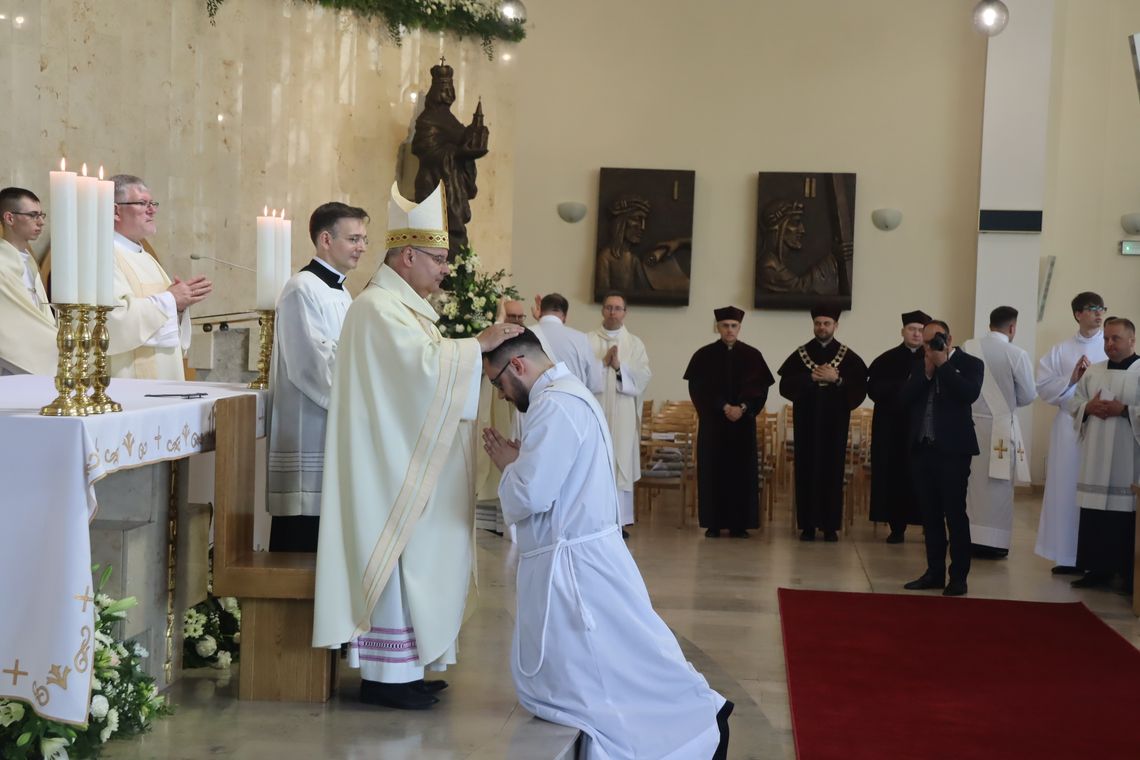 Nowi księża w diecezji opolskiej. Jeden będzie wikarym w Strzelcach Opolskich