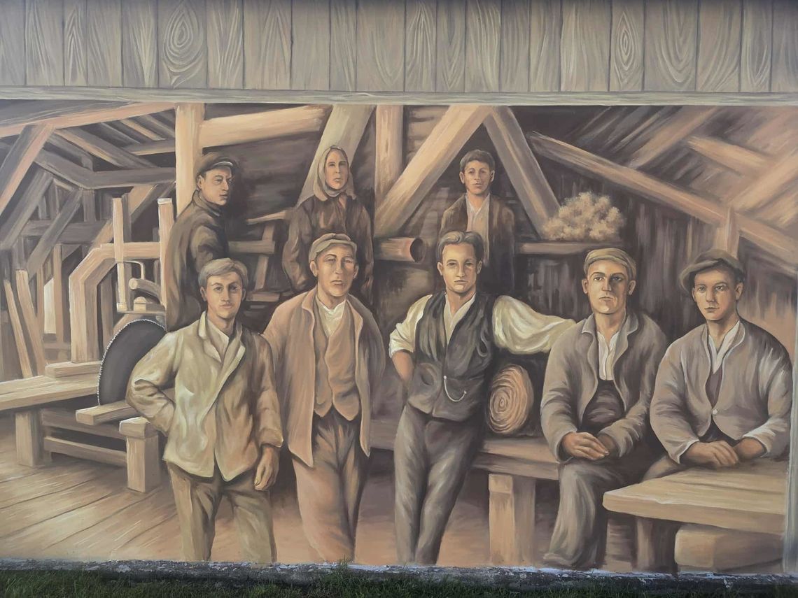 Nowy mural w Kadłubie-Piecu. Upamiętnia historię wsi