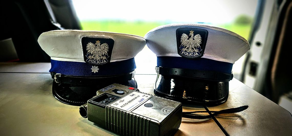 Jechał całą szerokością jezdni i stwarzał zagrożenie. Zareagował świadek