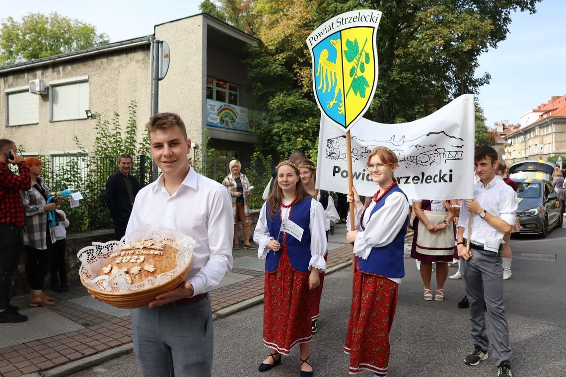 Obchody Powiatowego Święta Chleba odwołane. Część środków trafi dla powodzian