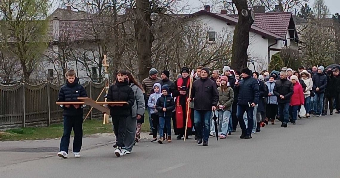 Odtworzyli ostatnią drogę Chrystusa. To nowa tradycja w Piotrówce