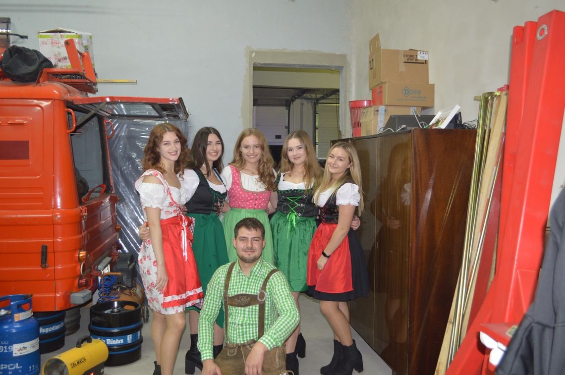 Oktoberfest w remizie w Gąsiorowicach. Zabawa trwała do białego rana