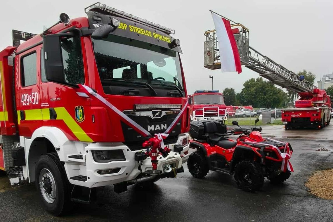 Wielka radość w OSP Strzelce Opolskie. Ochotnicy otrzymali nowe pojazdy