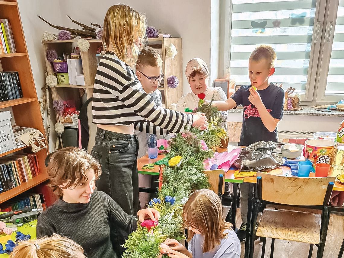 Palma na ponad metr! To owoc pracy dzieci i dorosłych z Nowej Wsi Palma na ponad metr! To owoc pracy dzieci i dorosłych z Nowej Wsi