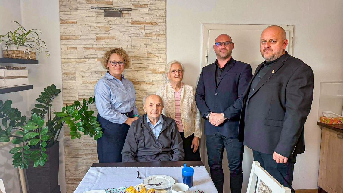 Pan Jan skończył 90 lat. Całe życie pracował w hucie w Zawadzkiem Pan Jan skończył 90 lat. Całe życie pracował w hucie w Zawadzkiem