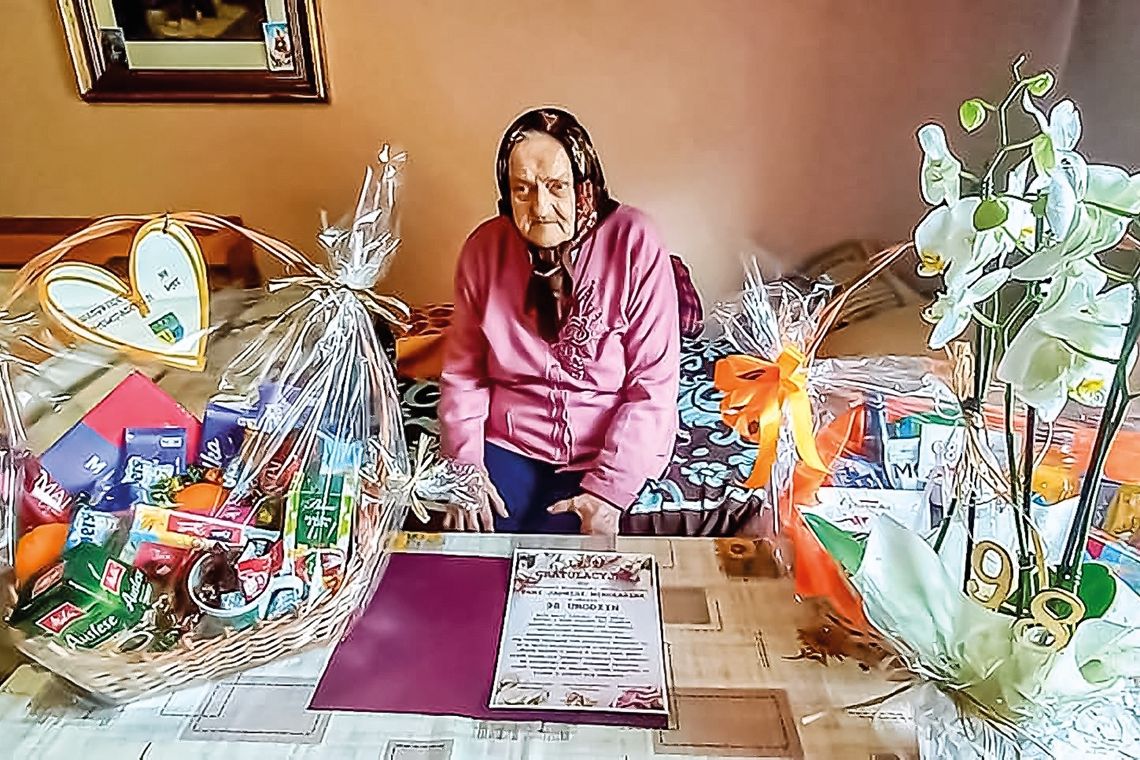 Pani Jadwiga to najstarsza mieszkanka gminy Izbicko. Świętowała 98. urodziny