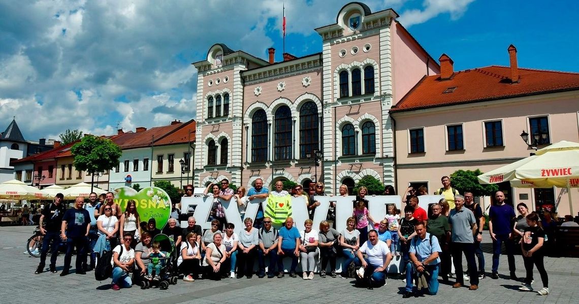 Piękne widoki i integracja. Wycieczka mieszkańców Szymiszowa do Żywca