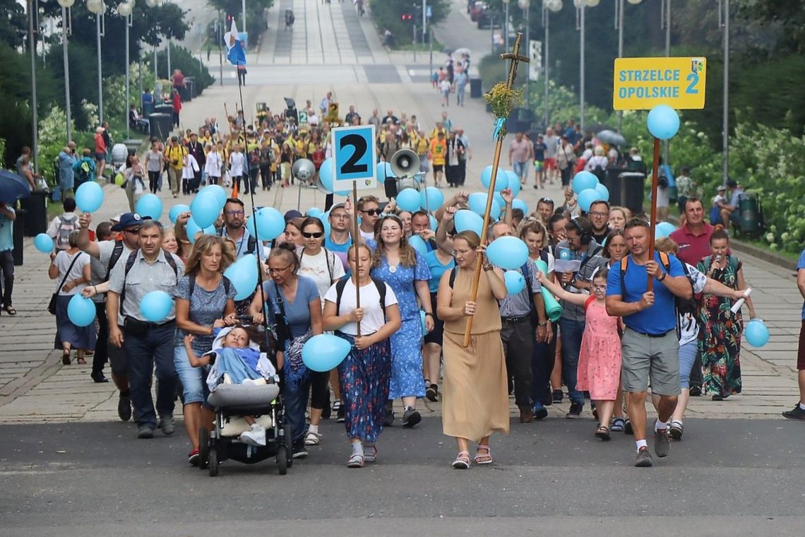 Pielgrzymi z powiatu strzeleckiego weszli w sobotę na Jasną Górę