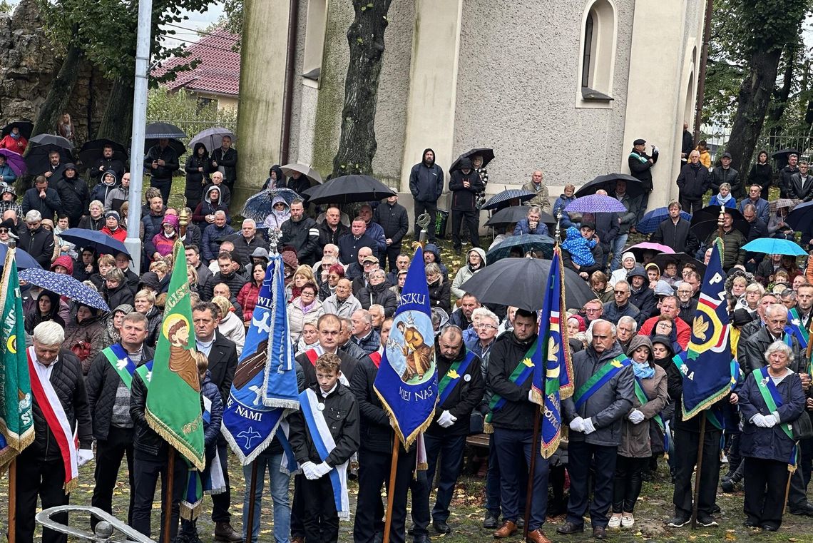 Pielgrzymka hodowców gołębi i muzyków kalwaryjskich na Górę św. Anny