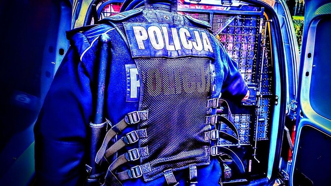 Pijana rowerzystka wpadła, bo jechała po zmroku bez włączonych świateł Pijana rowerzystka wpadła, bo jechała po zmroku bez włączonych świateł