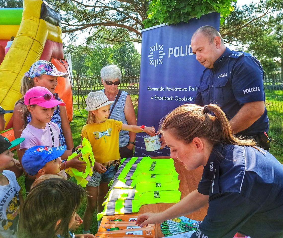 Piknik Bezpieczeństwa w gminie Kolonowskie. Dzieci dostały kamizelki i odblaski