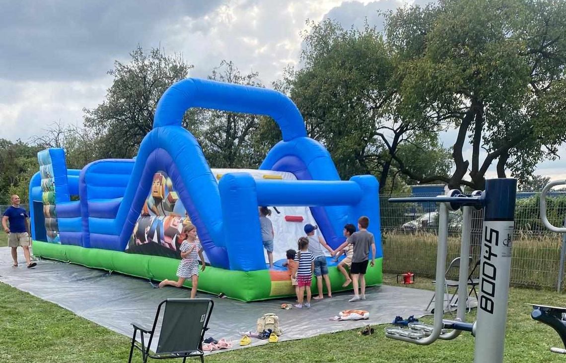 Piknik na zakończenie wakacji w Adamowicach. Atrakcji nie brakowało