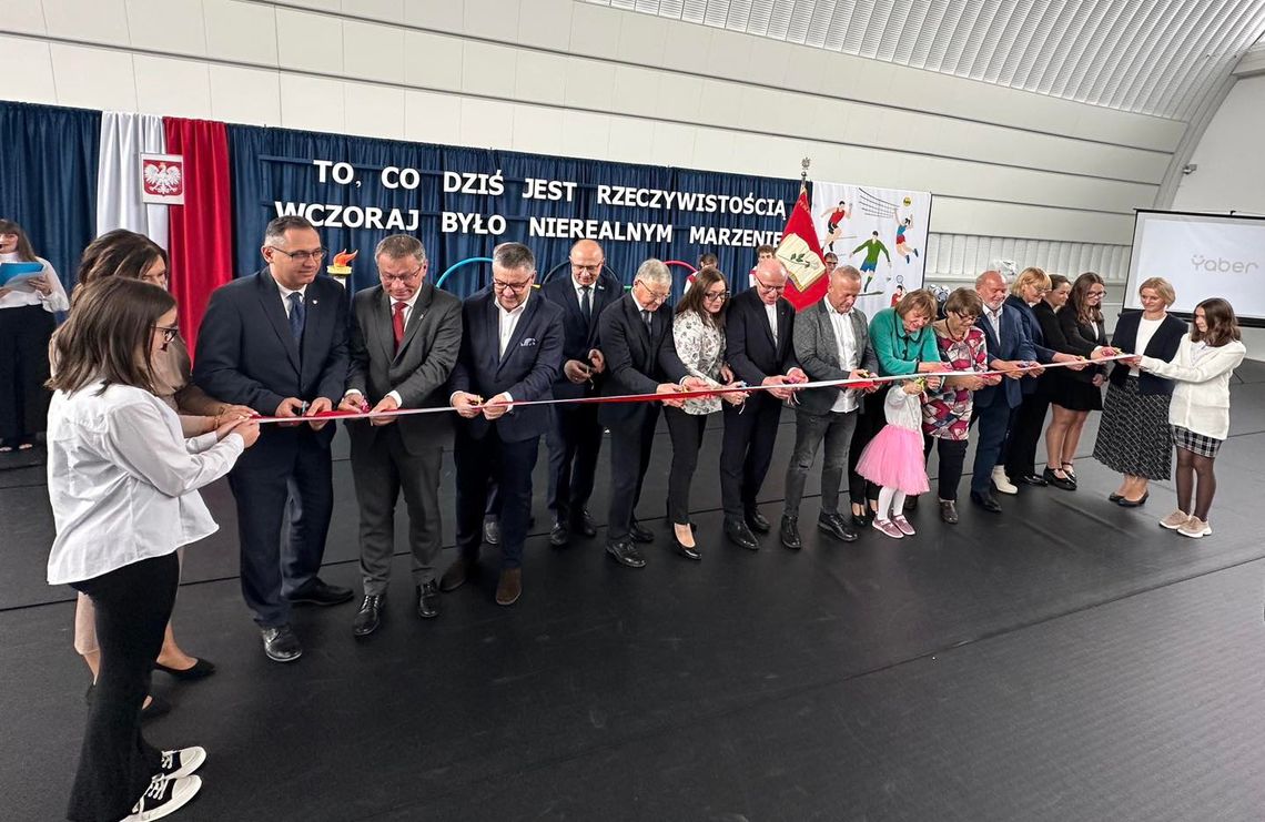 Piotrówka doczekała się hali sportowej. Obiekt został oficjalnie otwarty