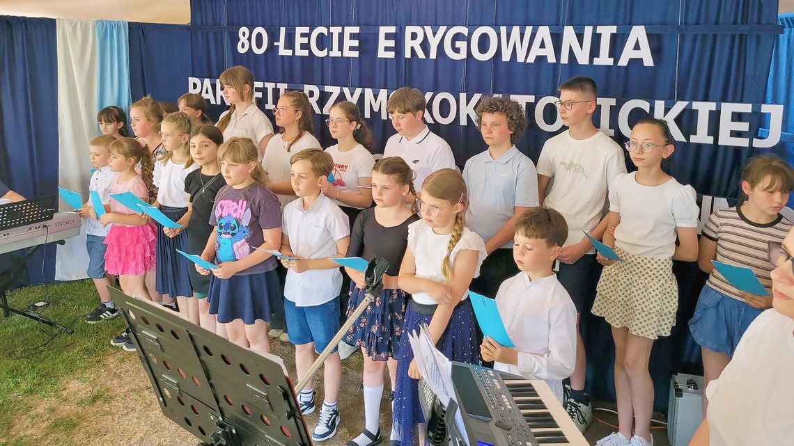 Podwójna uroczystość w Piotrówce. 80 lat parafii i Dzień Dziecka