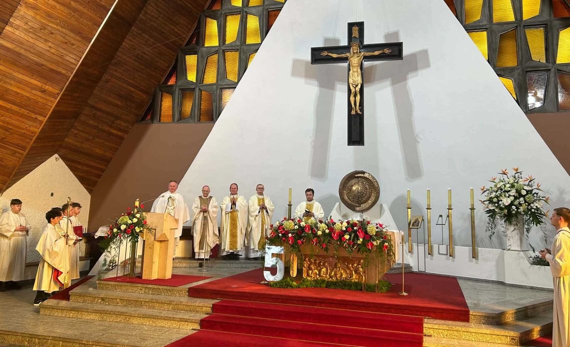 Pół wieku kościoła w Dziewkowicach. "To był ogromny wysiłek mieszkańców" Pół wieku kościoła w Dziewkowicach. "To był ogromny wysiłek mieszkańców"