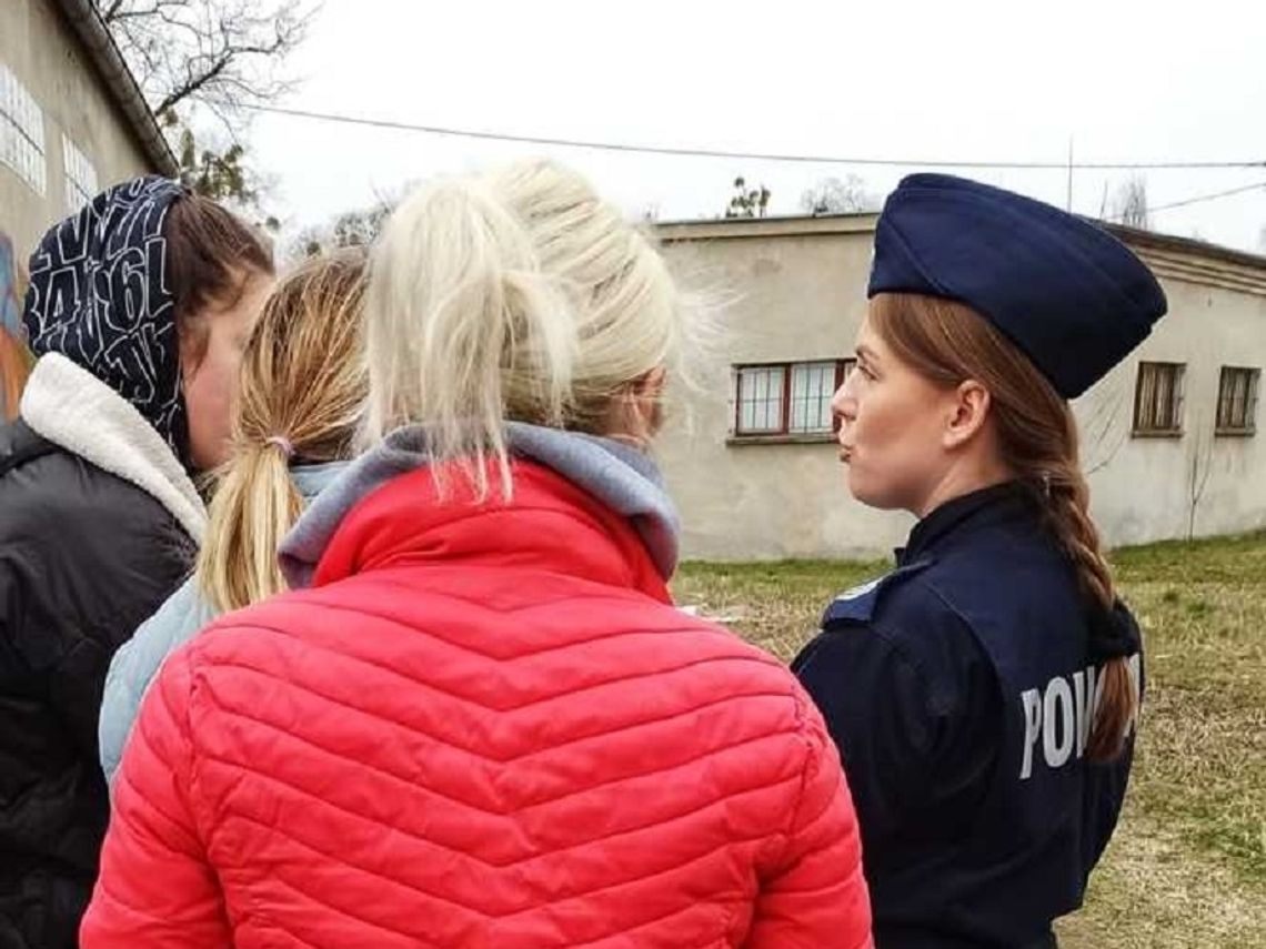 Policjanci ze Strzelec Opolskich ostrzegali uchodźców przed zagrożeniami