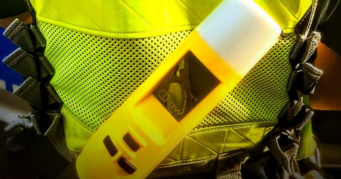 Pijani rodzice opiekowali się dzieckiem. I kąpali się w miejscu zabronionym