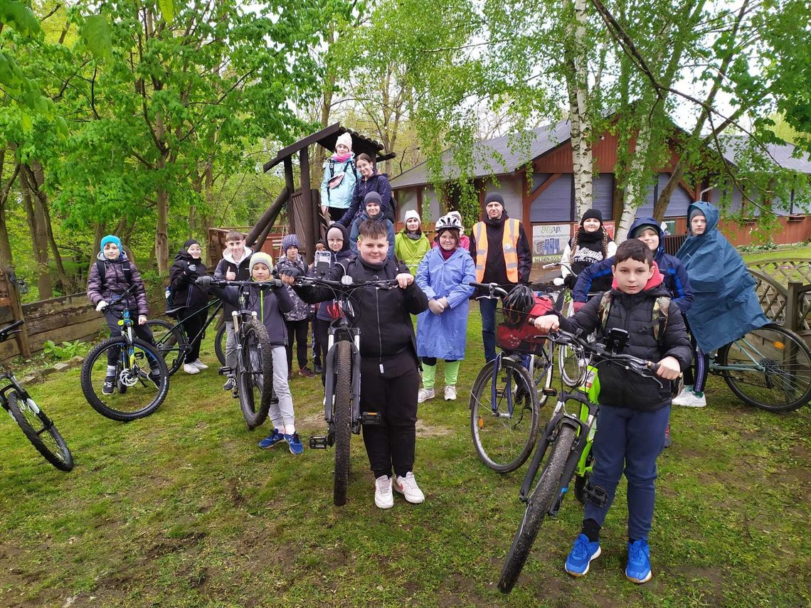 Ponad 140 cyklistów ruszyło szlakiem Doliny Małej Panwi