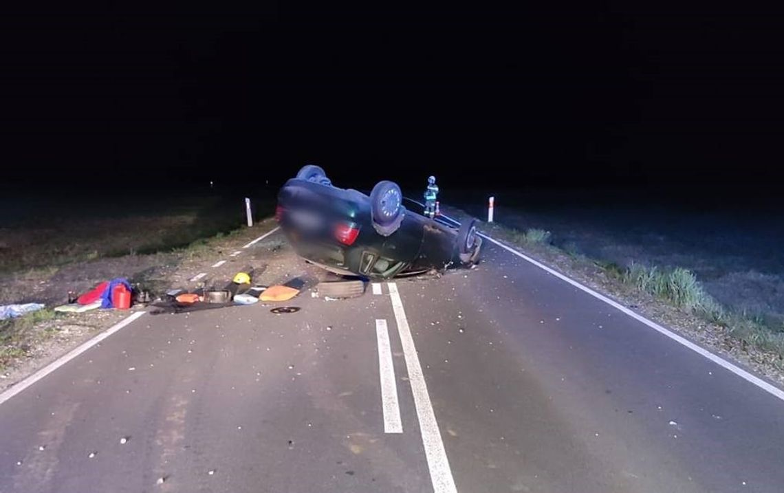 Dachowanie w Grodzisku. 22-latek nie miał prawa jazdy Dachowanie w Grodzisku. 22-latek nie miał prawa jazdy