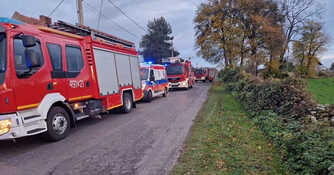 Pożar budynku mieszkalnego w Kalinowicach. Policjanci ewakuowali lokatora