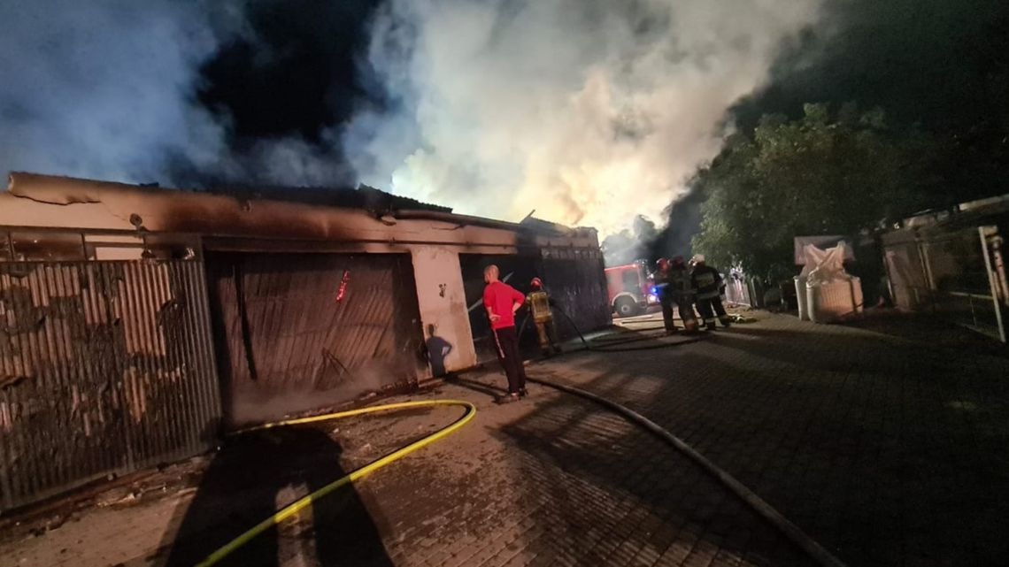 Pożar budynku w Grabowie. Siedem zastępów straży pożarnej w akcji