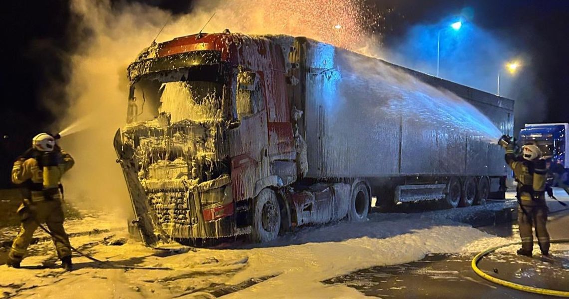Pożar ciężarówki na MOP Góra św. Anny. Ogień wybuchł w kabinie Pożar ciężarówki na MOP Góra św. Anny. Ogień wybuchł w kabinie