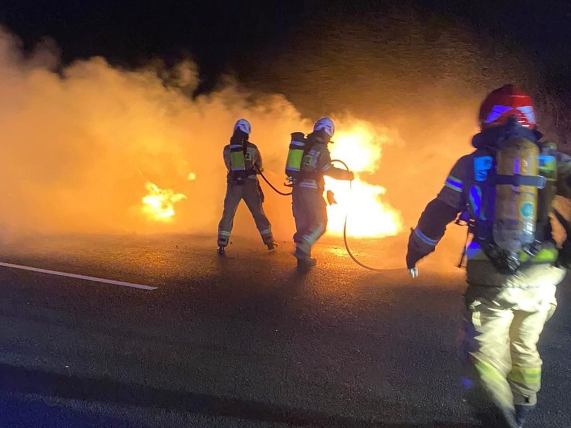 Pożar samochodu na autostradzie A4 na wysokości Góry św. Anny