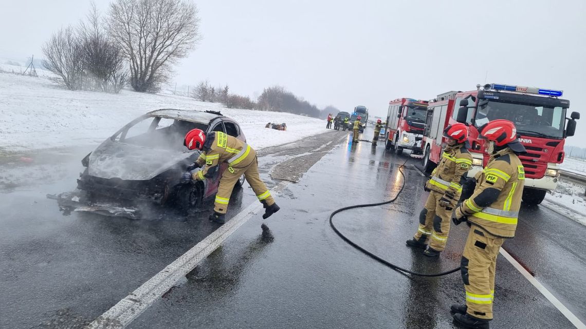 Pożar samochodu osobowego na A4. Wzorowa współpraca wszystkich służb