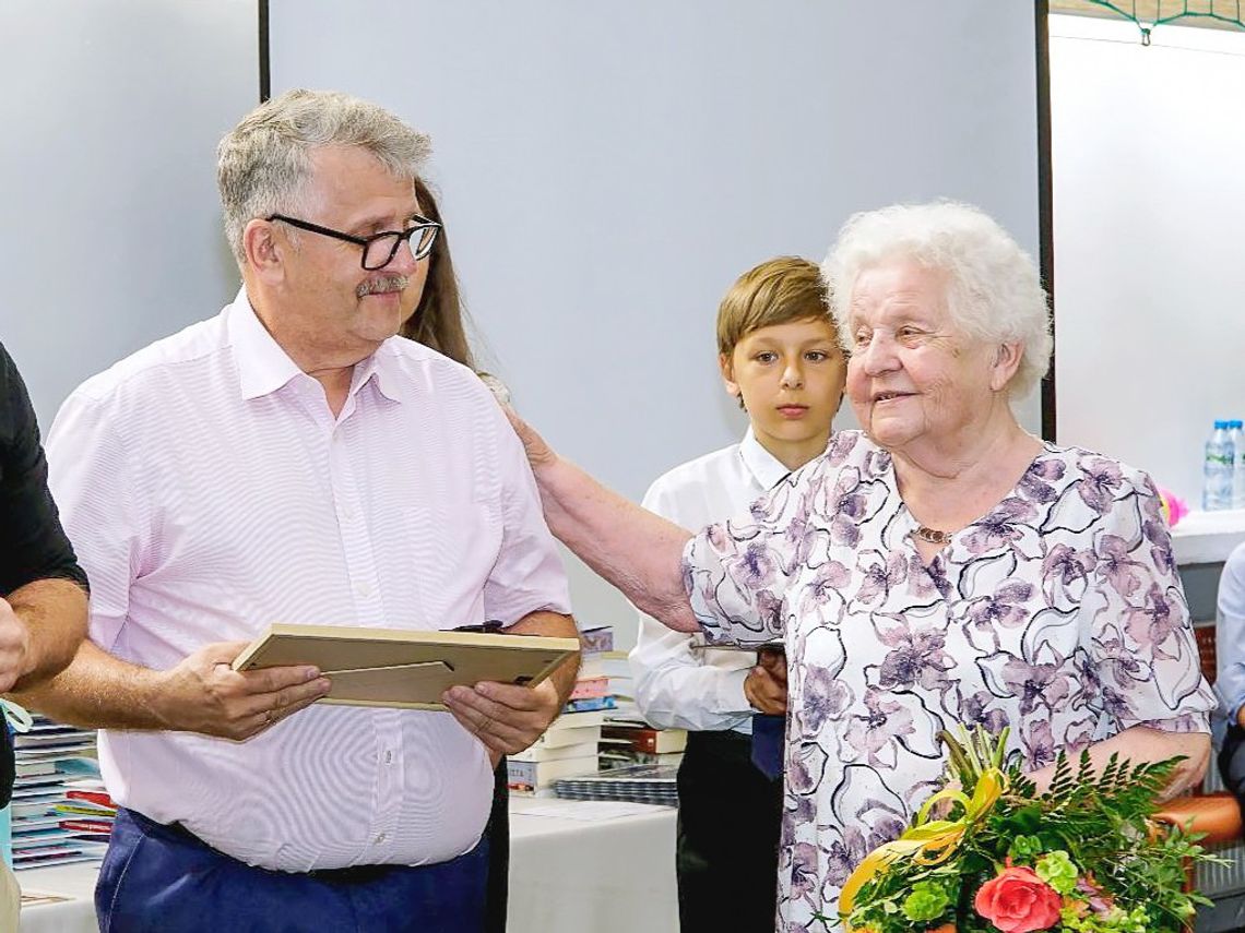 Pożegnanie i laur dla wieloletniej dyrektorki szkoły w Kielczy