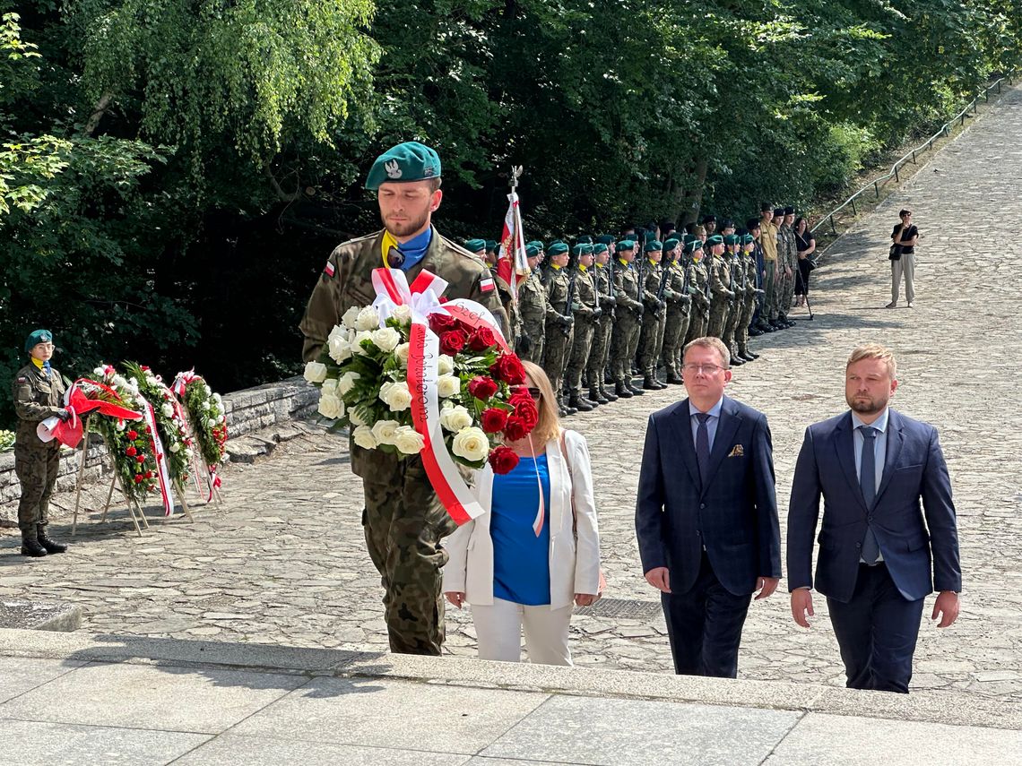 Uroczyste obchody Narodowego Dnia Powstań Śląskich na Górze św. Anny Uroczyste obchody Narodowego Dnia Powstań Śląskich na Górze św. Anny