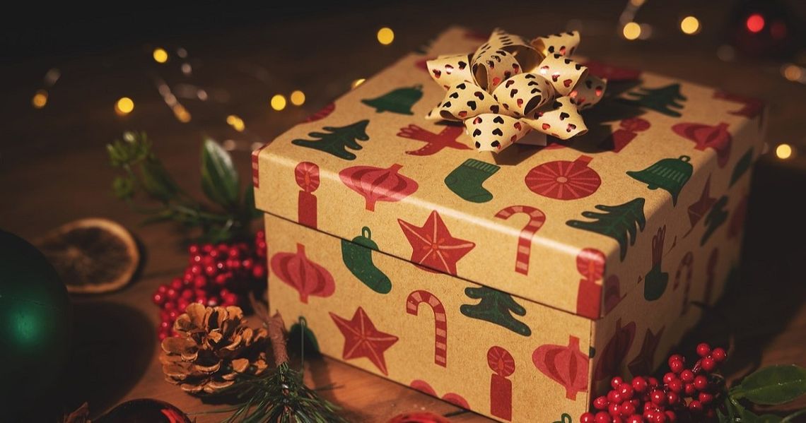 Nietrafiony prezent świąteczny. Co z nim zrobić? Nietrafiony prezent świąteczny. Co z nim zrobić?