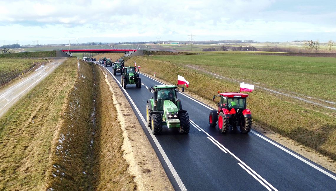 Protest rolników. Mnóstwo ciągników wyjechało na drogi powiatu strzeleckiego
