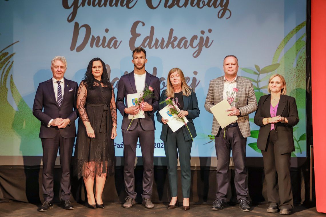 Pracownicy oświaty z gminy Strzelce Opolskie docenieni