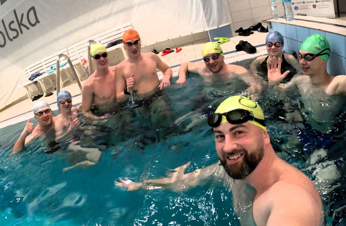 Przepłynęli prawie 77 kilometrów. W szczytnym celu!