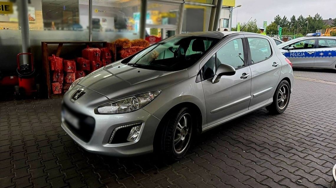 Przyjechał Peugeotem na stację paliw po wódkę. Ledwie stał na nogach