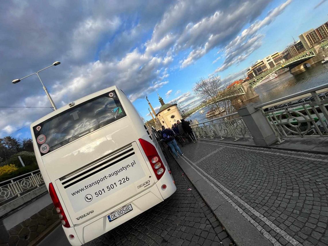 Rozdajemy podwójne zaproszenia na wycieczki do Pragi lub w góry - na Radziejową, Ślężę, Babią Górę, Wielką Sowę, Śnieżnik!