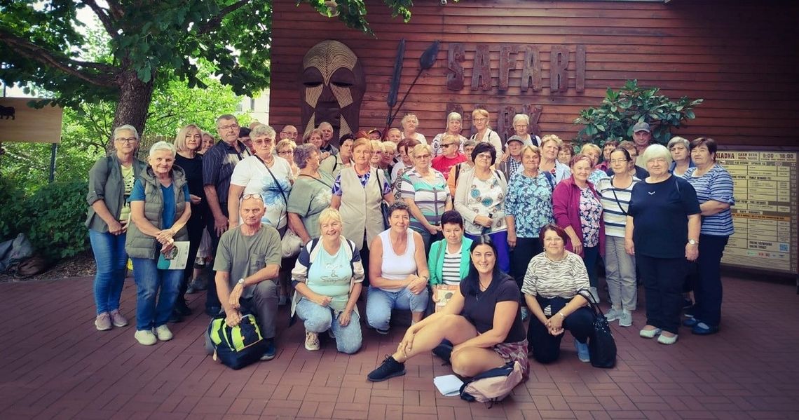 Wspólny grill i ekscytująca wycieczka seniorów z gminy Ujazd