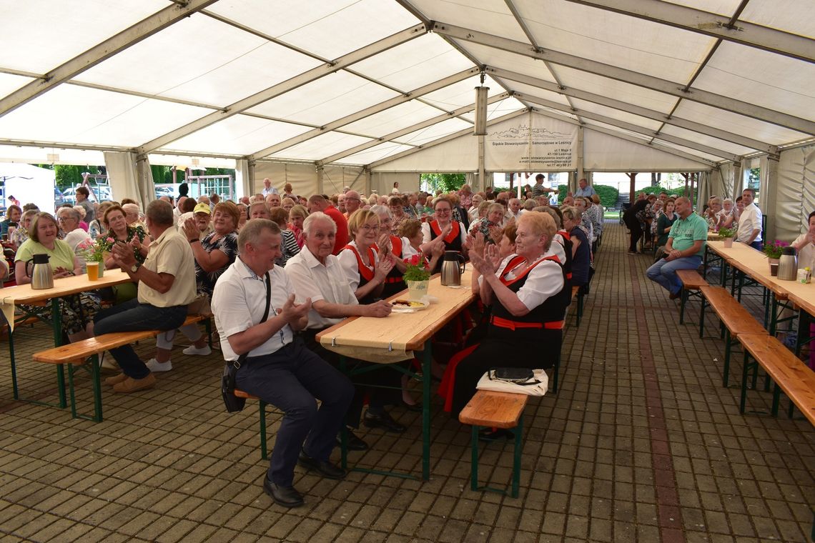 Seniorzy z całej gminy Leśnica świętowali w Lichyni