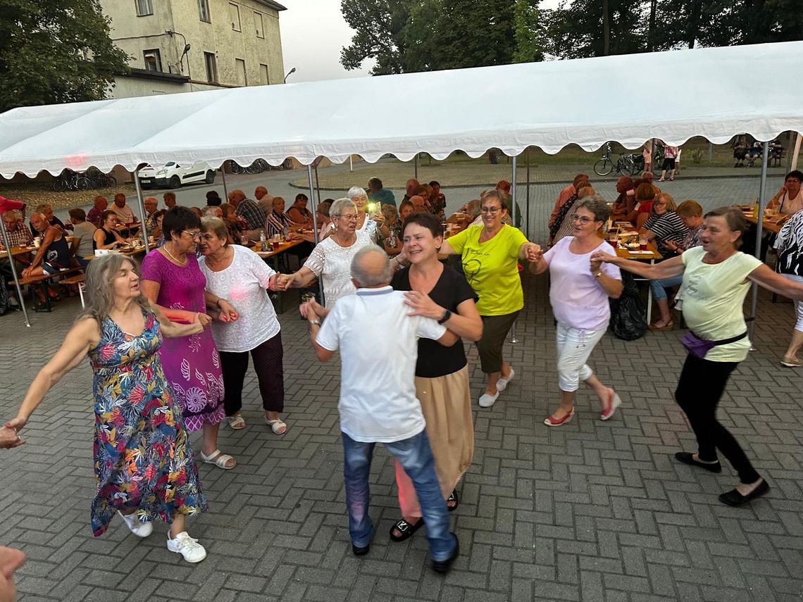 Seniorzy z gminy Zawadzkie potrafią się bawić. Ostatnio to udowodnili