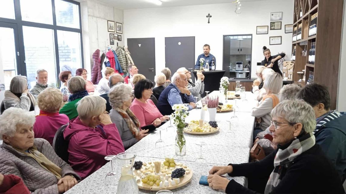 Seniorzy z Kolonowskiego odkrywali uroki regionu